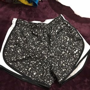 black n white nike athletic shorts